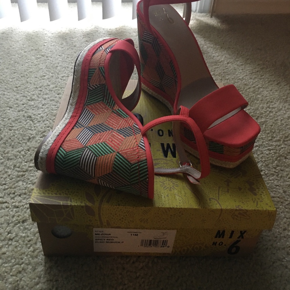 ๐ Zoha Wedge Sandal - Picture 6 of 6